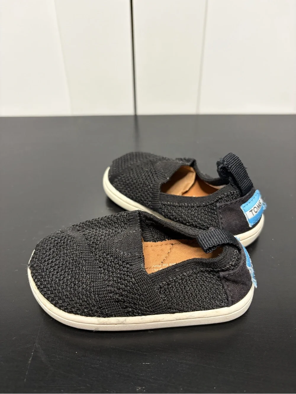 Toms Kids Black Woven Slip-On Knit Flats with White Sole - Size Toddler 4